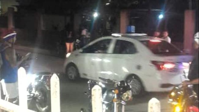 Una patrulla en los alrededores del Hospital Pediátrico de Camagüey.