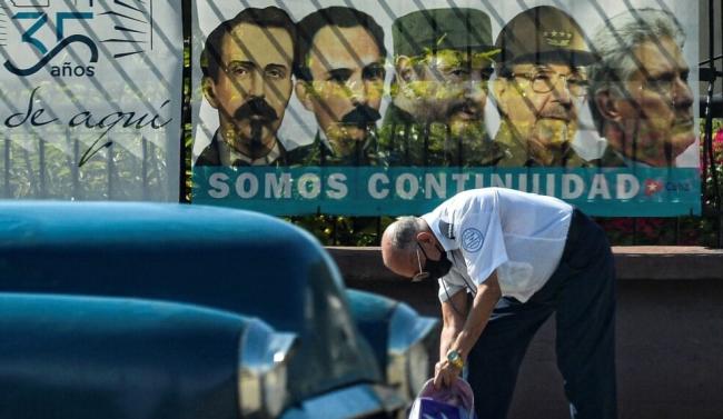 Céspedes, Martí y los dos Castro en propaganda oficial, La Habana.