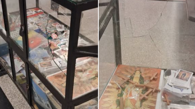 Vitrinas rotas para robar propiedades en el templo de los Escolapios de Guanabacoa.