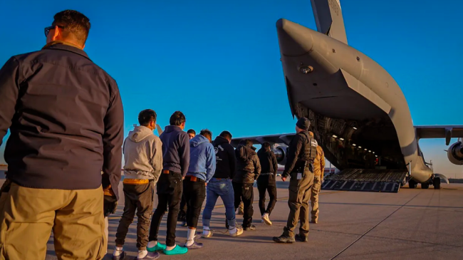 Operación de deportación de migrantes en EEUU.