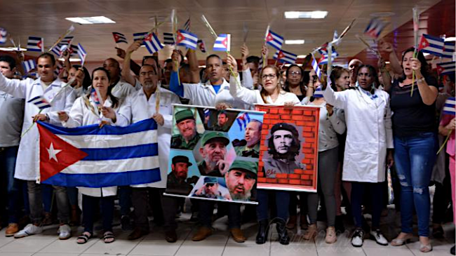 Médicos cubanos en 'misiones internacionales'.