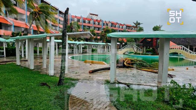 Daños en el Hotel Brisas Guardalavaca, en Holguín, tras el azote del huracán Melissa.