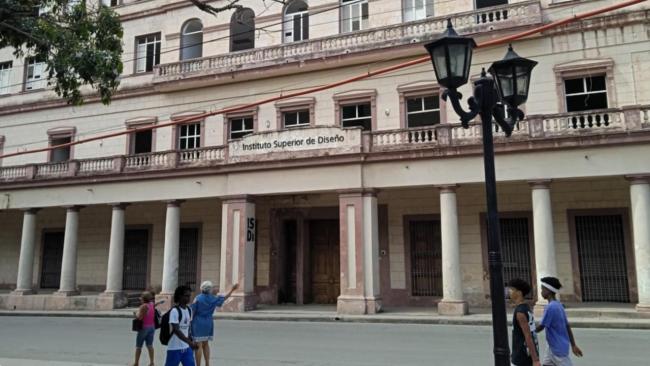 El ISDI en La Habana, abandonado y saqueado.