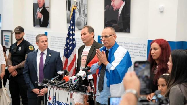 José Daniel Ferrer en una conferencia de prensa tras su llegada a Miami.