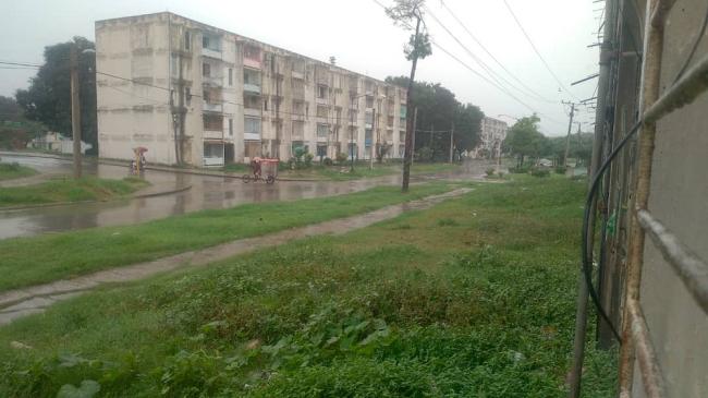 Primeras lluvias de Melissa en Santiago de Cuba.