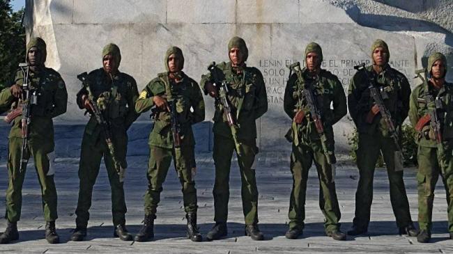 Militares cubanos.