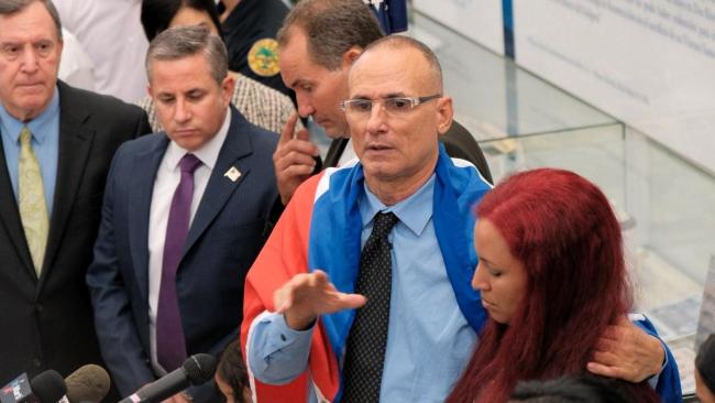 José Daniel Ferrer y su esposa a su llegada a Miami.