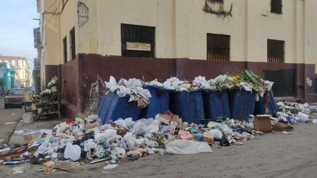 Basura en una calle de La Habana.