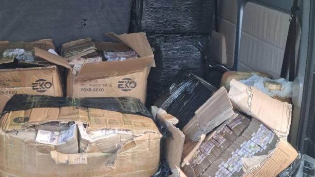 Alijos de dinero capturados en operativos en Cuba.