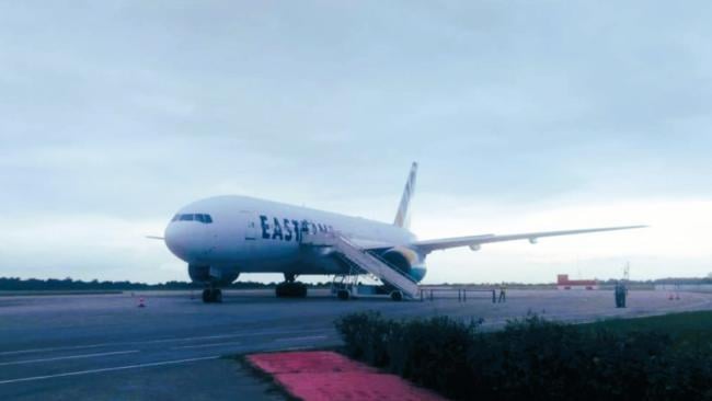Avión con cubanos deportados de EEUU, La Habana.