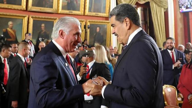 Miguel Díaz-Canel y Nicolás Maduro en la toma de posesión del gobernante venezolano.