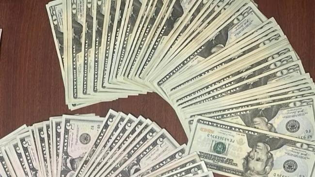 Una parte de lo dólares que pretendía introducir a Panamá una cubana.