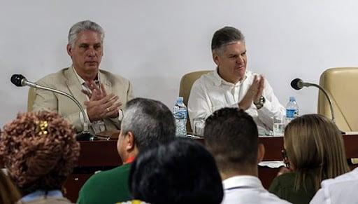 Alejandro Gil junto a Miguel Díaz-Canel.