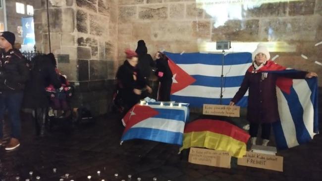 Activistas cubanos en la ciudad alemana de Nuremberg reunidos por el Día de los Derechos Humanos.
