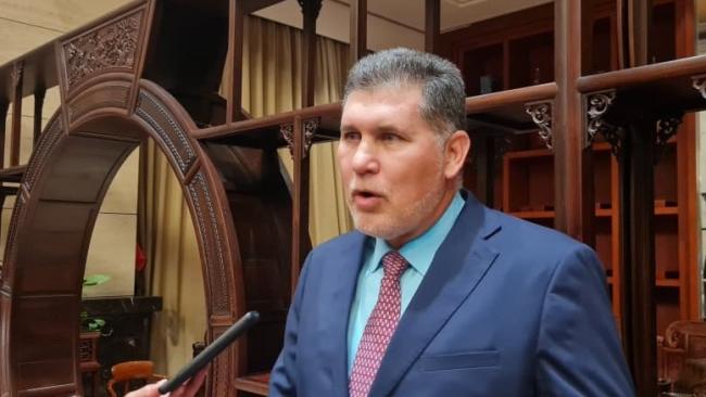 Oscar Pérez-Oliva Fraga.