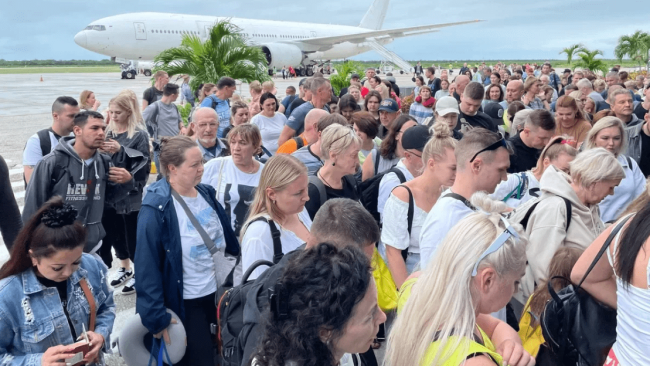 Turistas rusos llegando a Cuba.
