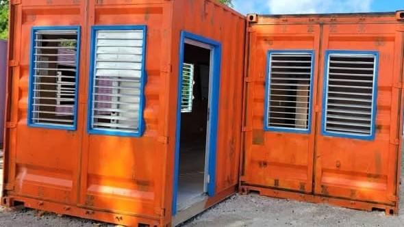 Contenedor convertido en vivienda en Holguín.