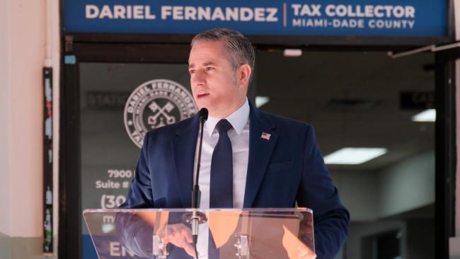 El recaudador de impuestos de Miami Dade, Dariel Fernández.