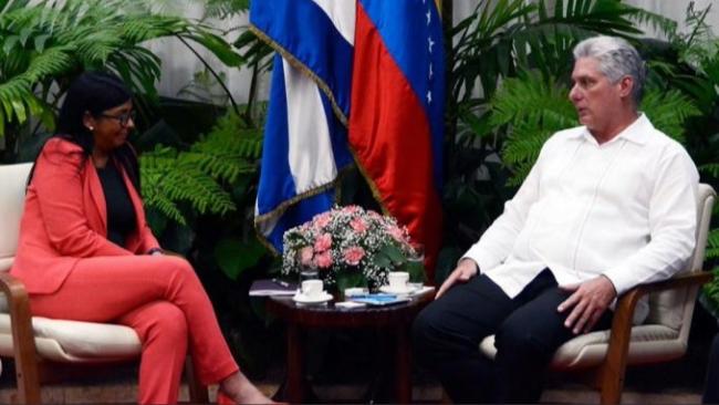 Delcy Rodríguez y Miguel Díaz-Canel en Cuba en 2019.