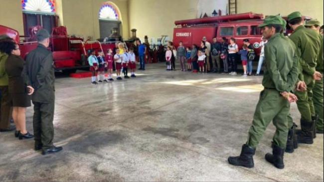 Homenaje en el Museo de Bomberos a los militares cubanos muertos en Venezuela.