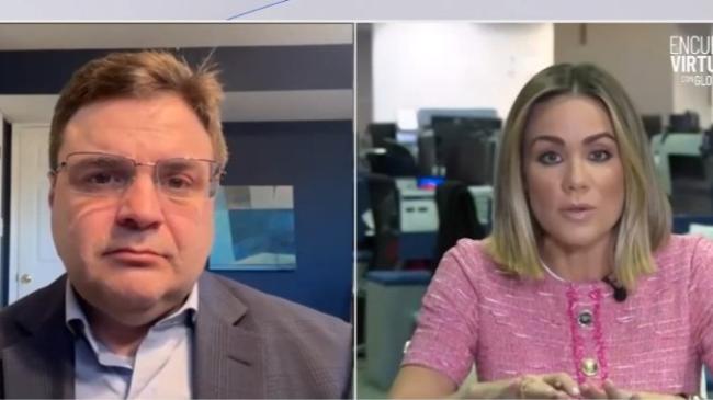 El diplomático Ricardo Zúñiga y la periodista Gloria Ordaz.