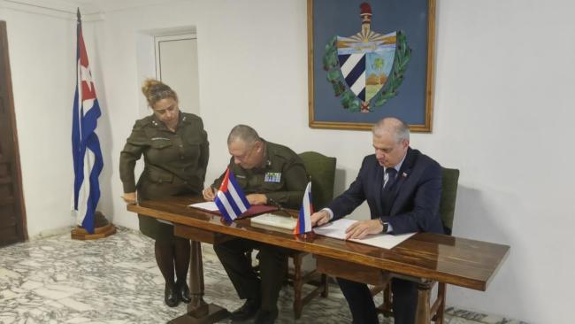 Firma del acuerdo en La Habana.