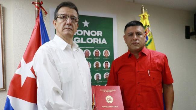 Reconocimiento oficial venezolano a los cubanos muertos en Caracas.