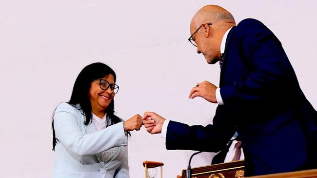 Delcy Rodríguez y su hermano Jorge Rodríguez en la Asamblea Nacional, 2024.