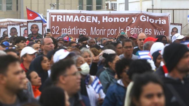 Manifestación en homenaje a los agentes cubanos muertos en Venezuela.