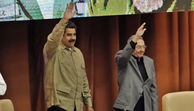 Nicolás Maduro y Raúl Castro en La Habana, en 2016.