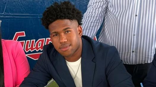 Yhon Guerrero, uno de los peloteros cubanos que acaban de firmar en la MLB.