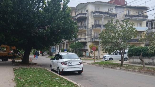 Una patrulla en operativo policial en La Habana.