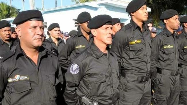 Agentes represivos del régimen cubano.