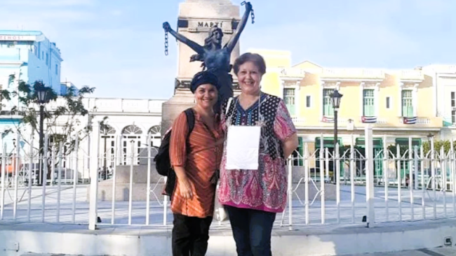 Jenny Pantoja y Alina Bárbara López.
