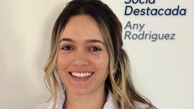 Any Rodríguez Lastres, hija de la general de Brigada Ania Guillermina Lastres Morera.