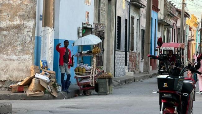 Un vendedor ambulante en Camagüey.