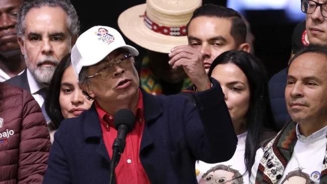 El presidente de Colombia, Gustavo Petro, durante una manifestación en la Plaza de Bolívar, en Bogotá. 