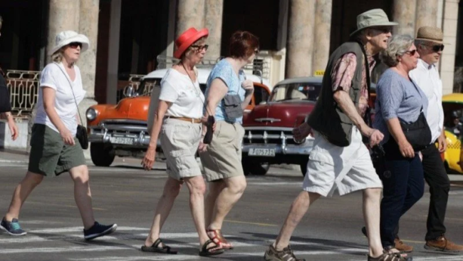 Turistas en Cuba.
