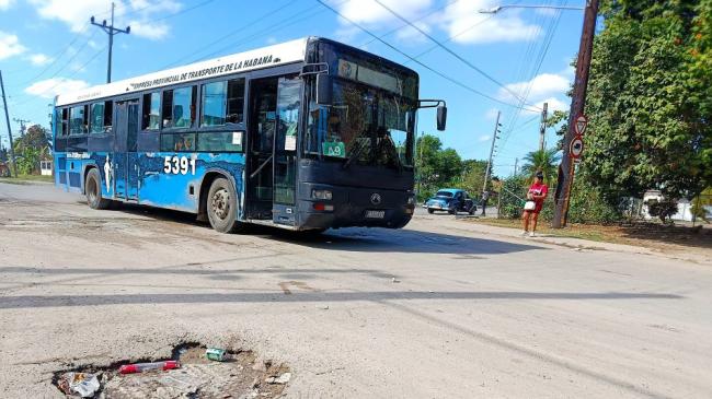 Una ruta de ómnibus en La Habana.