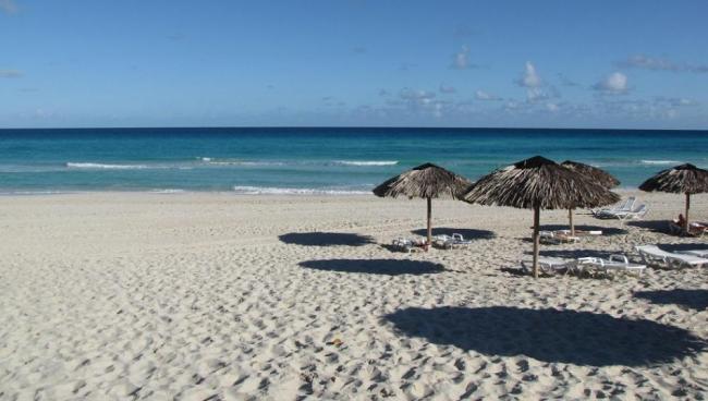 Una playa vacía en Cuba.