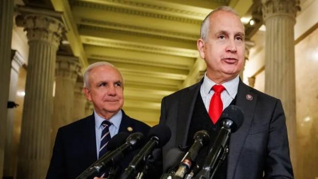 Los legisladores cubanoamericanos Carlos Giménez y Mario Díaz-Balart.