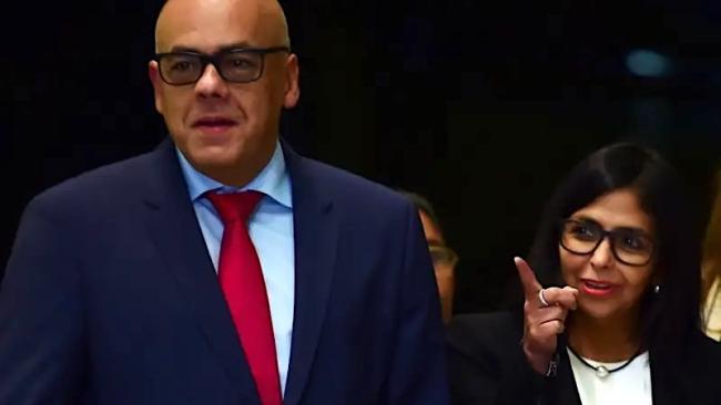 Jorge Rodríguez y Delcy Rodríguez.