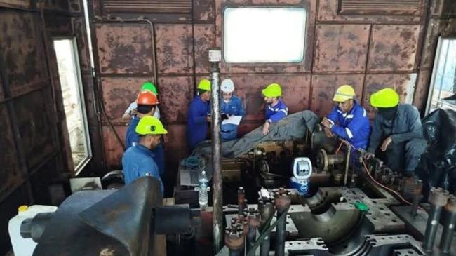 Trabajadores de una termoeléctrica en Cuba.