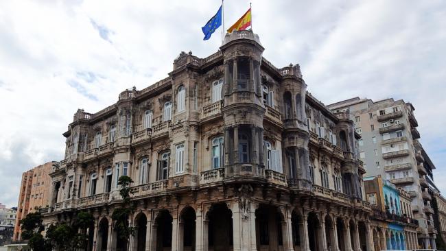 Edificio de la Embajada de España en La Habana.