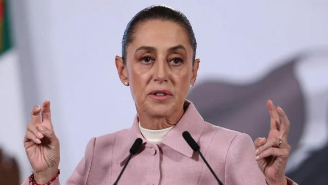 La presidenta de México, Claudia Sheinbaum, en una rueda de prensa, este 9 de febrero de 2026, en el Palacio Nacional.