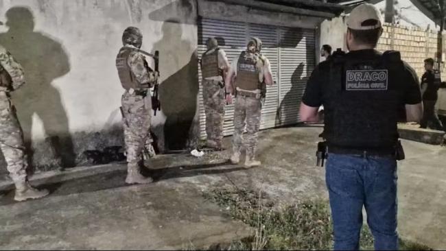 Efectivos policiales brasileños ejecutan la 'Operación Malecón'.