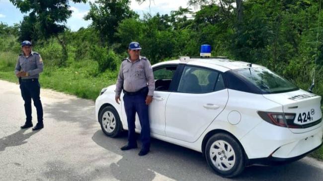 Policías cubanos.