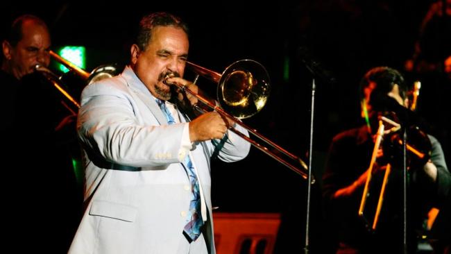 Willie Colón durante un homenaje a Héctor Lavoe en San Juan, Puerto Rico.