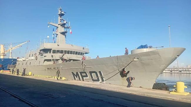 El buque Huesteco llega a La Habana con ayuda humanitaria.