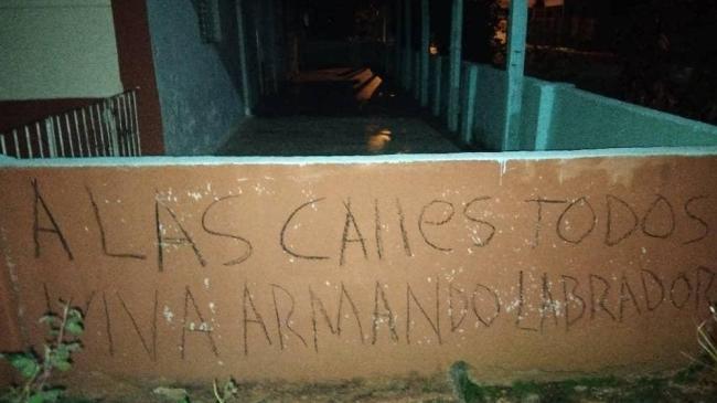 Pintadas contra el régimen en un poblado cubano.